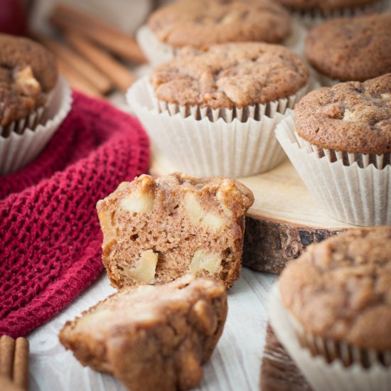 Mom’s simple apple muffins