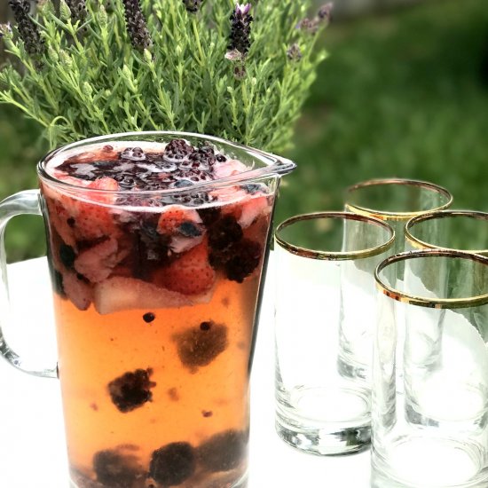 Prosecco berry sangria