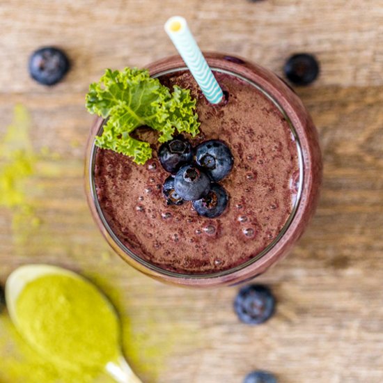 Healthy Matcha Blueberry Smoothie