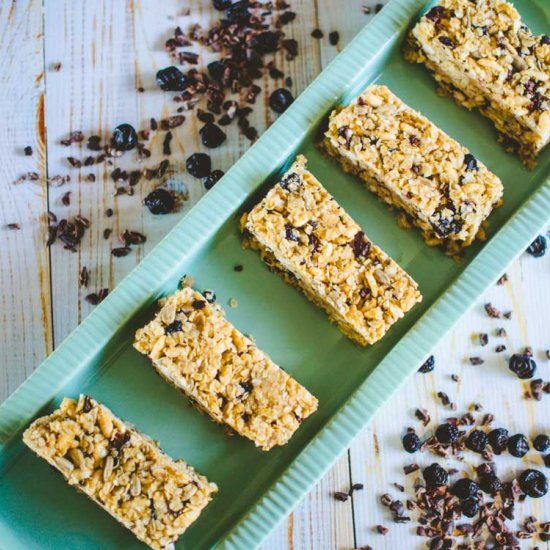 Blueberry and cacao nib muesli bars