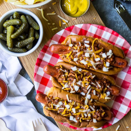 Classic Chili Dogs