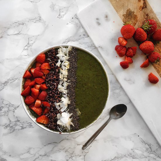 Chocolate Mint Smoothie Bowl