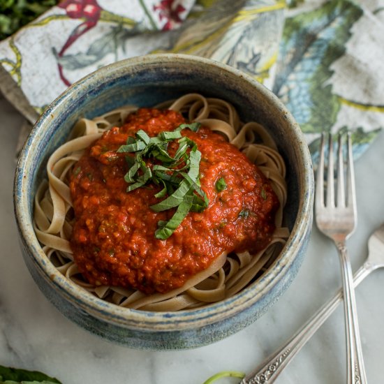 Simple Roasted Red Pepper Tomato Pasta Sauce