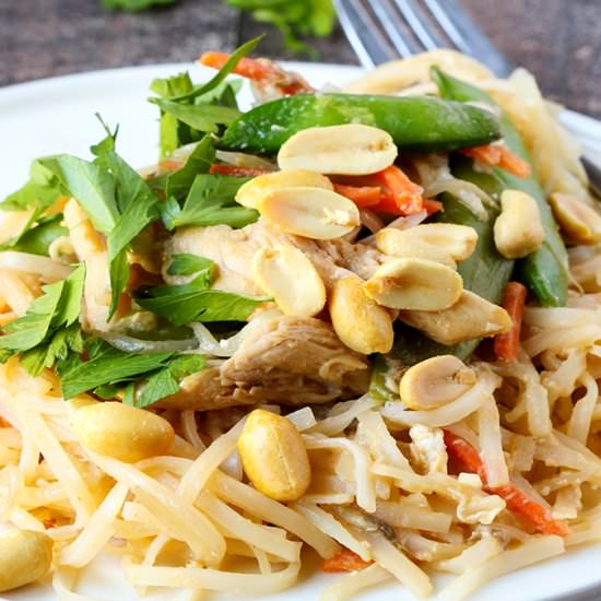 Veggie Loaded Chicken Pad Thai