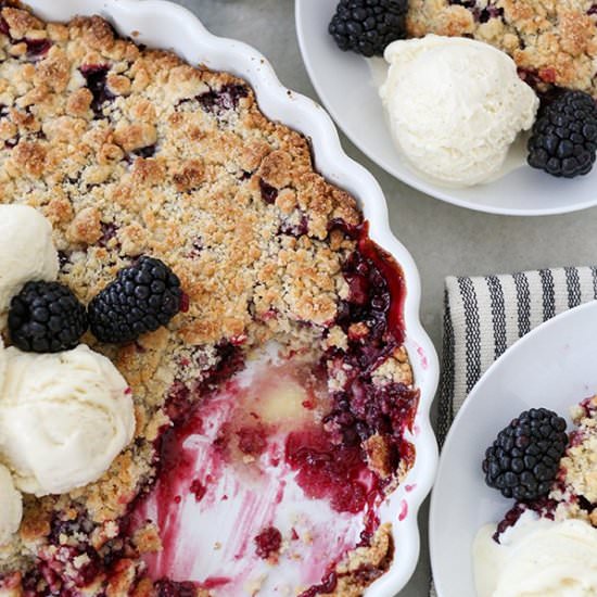 Blackberry Cobbler Crumble