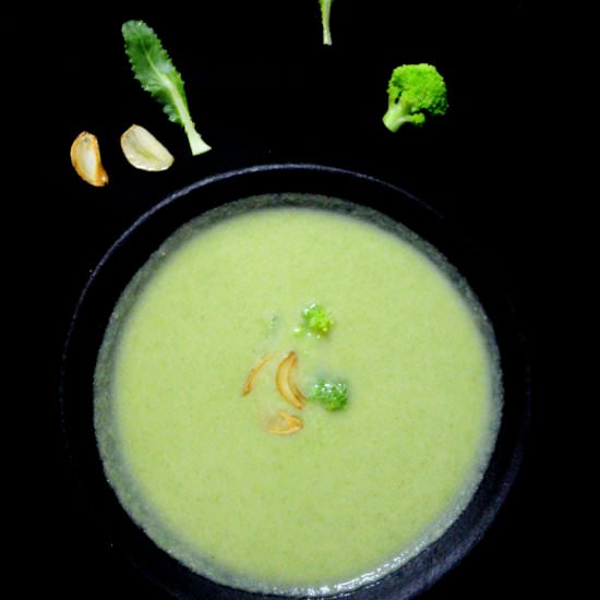 Broccoli & Arugula Soup with Garlic