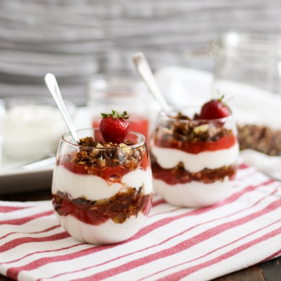 Strawberry Rhubarb Yogurt Parfaits