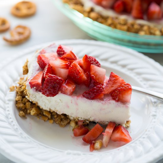 Strawberry Ice Cream Pretzel Pie