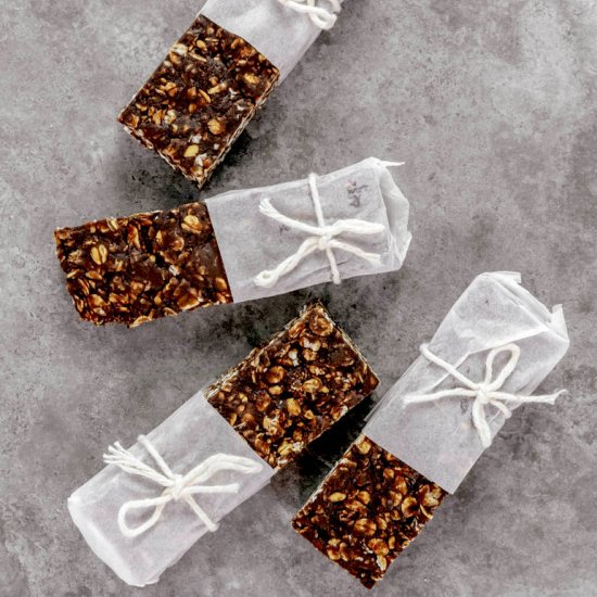 Easy Chocolate & Oats Protein Bars