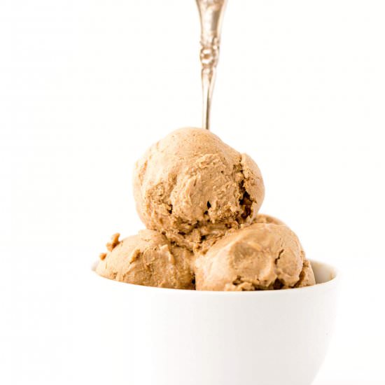 Vegan Cinnamon Roll Ice Cream