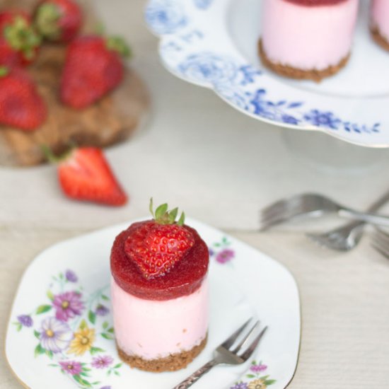 Mini Strawberry Cheesecake