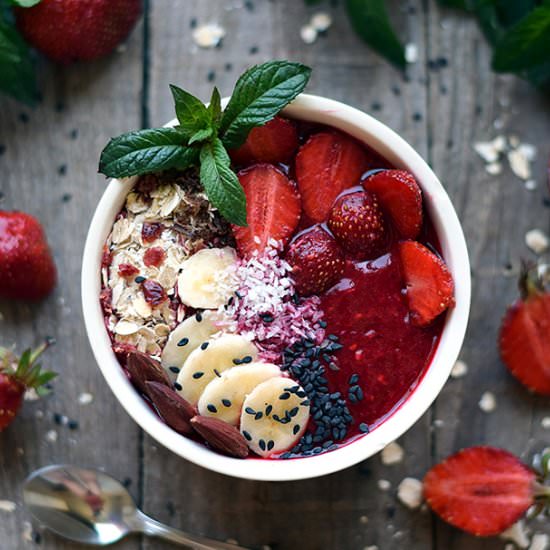 Strawberry Smoothie Bowl