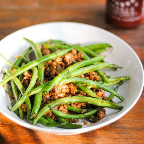 Stir-fried pork and green beans