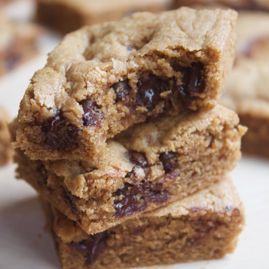 Chewy PB Chocolate Chip Blondies