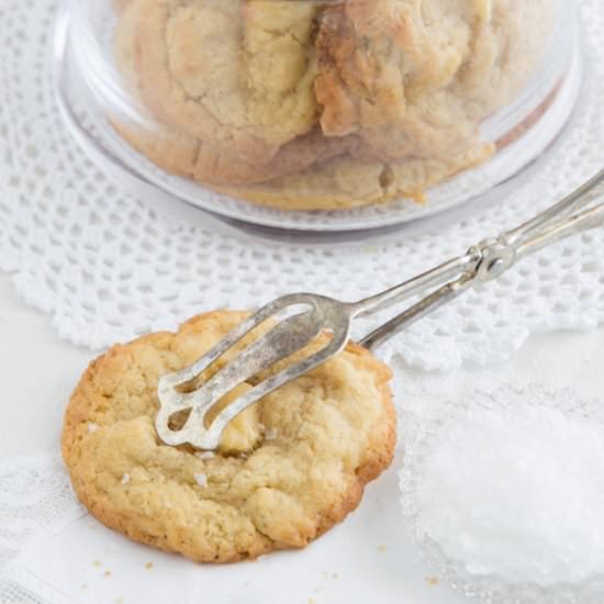 Almond Cookies with White Chocolate