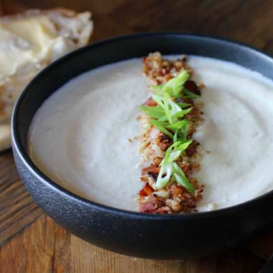 Cauliflower soup with bacon crumb