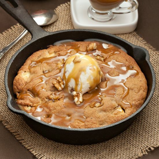 Apple Skillet Cookie