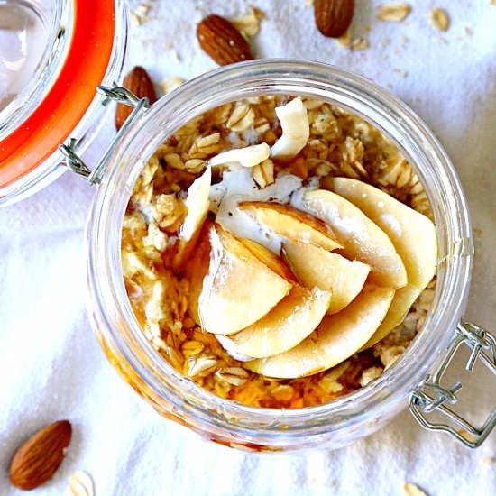 Overnight Creamy Pear Oatmeal