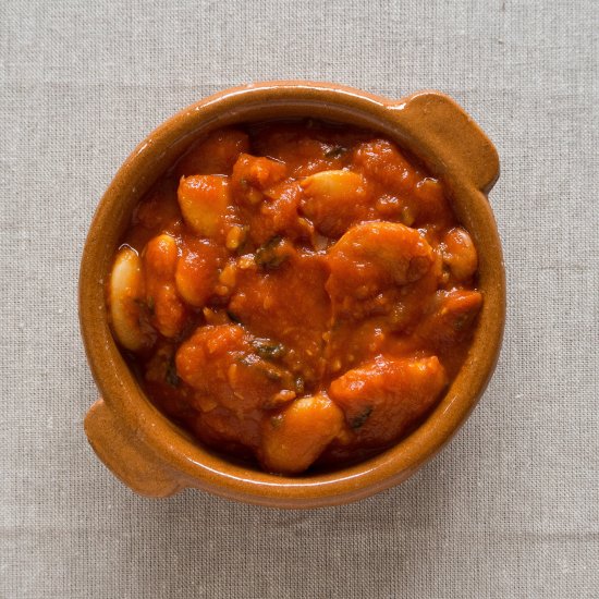 Butter Beans in Tangy Tomato Sauce