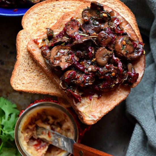 Herbed Mushrooms Garlic Toast