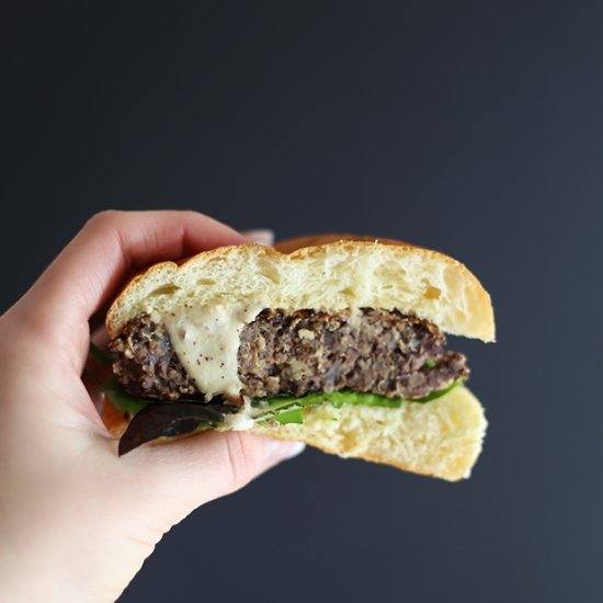 Healthy Black Bean Quinoa Burgers