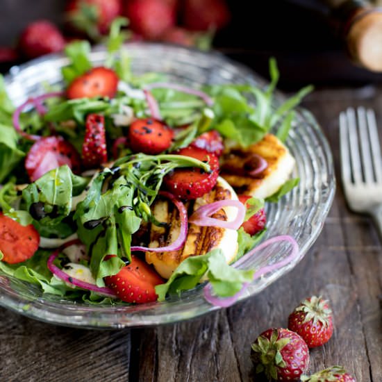 Grilled Halloumi and Strawberries Salad