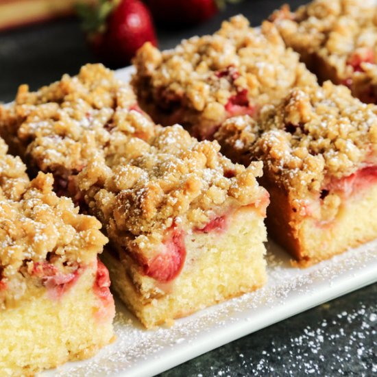 Strawberry Rhubarb Crumb Bars