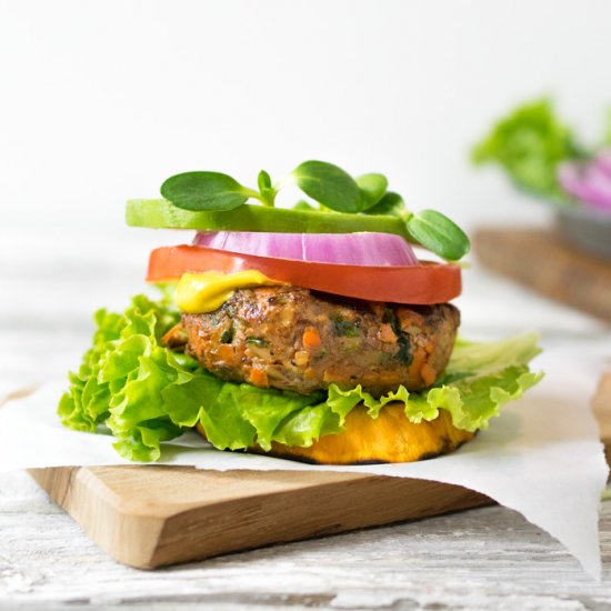 Grass Fed Beef and Veggie Burgers