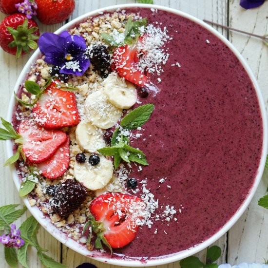 Easy Berry Acai Bowl