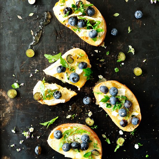 Blueberry Brie Bruschetta