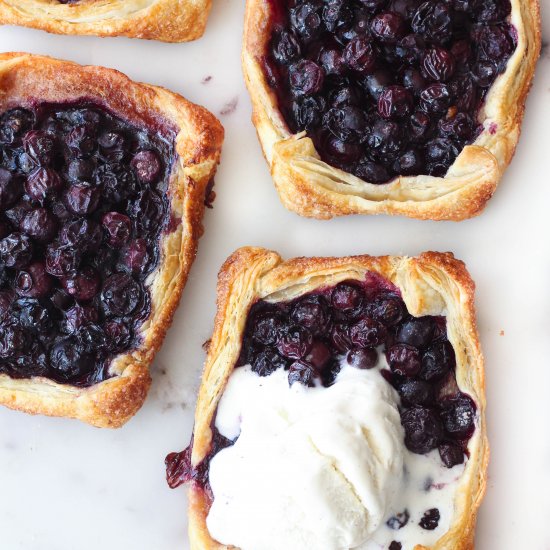 Blueberries & Cream Pastry Puffs