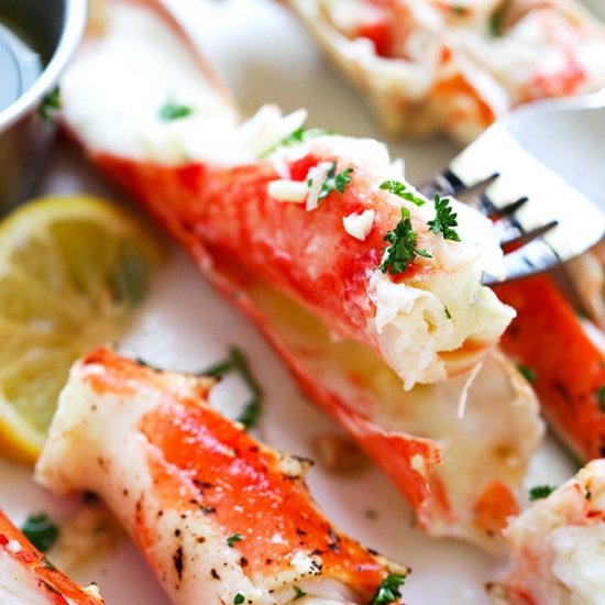 Garlic Lemon Butter Crab Legs