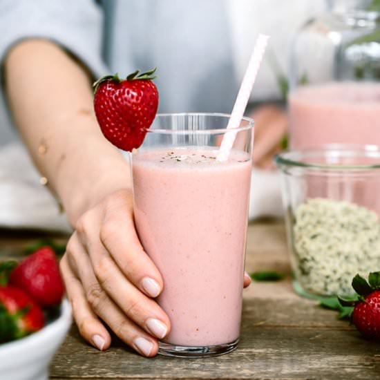 Strawberry Banana Yogurt Smoothie