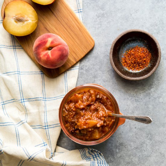 Sweet and spicy peach chutney