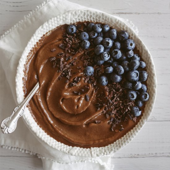 Chocolate Smoothie Bowl with Blueberries