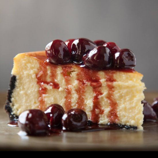 New York Cheesecak with Cherries