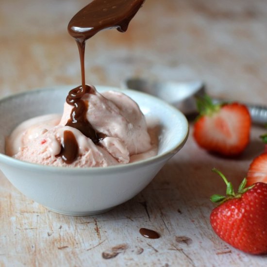 Homemade Strawberry Ice Cream