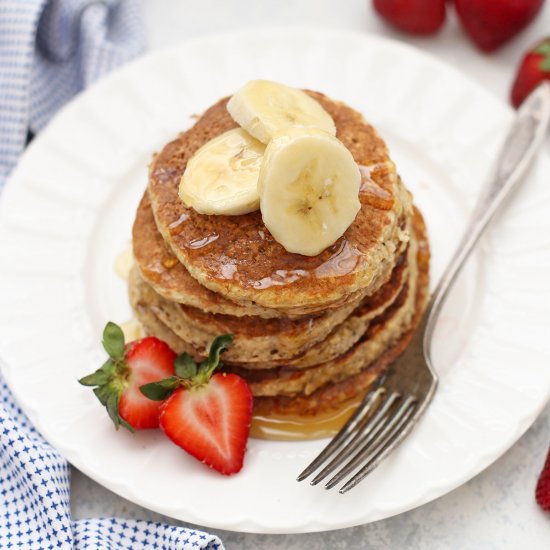 Banana Oatmeal Pancakes