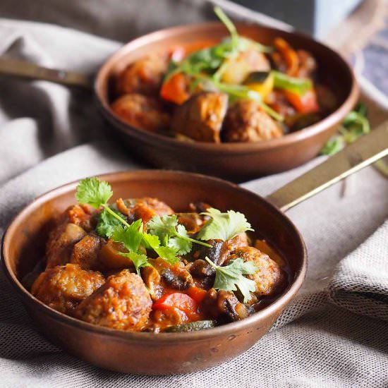 Spanish meatballs and zucchini stew