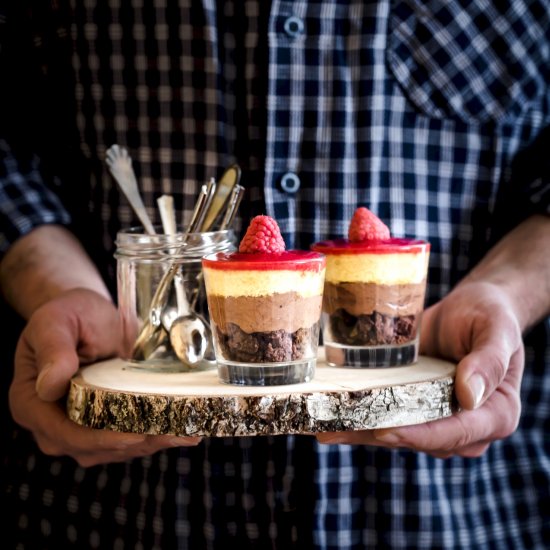 Chocolate and raspberry crumble