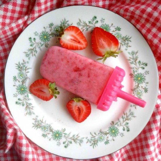 Strawberry Frozen Yogurt pops