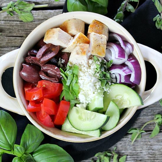 Skinny Greek Salad with Chicken