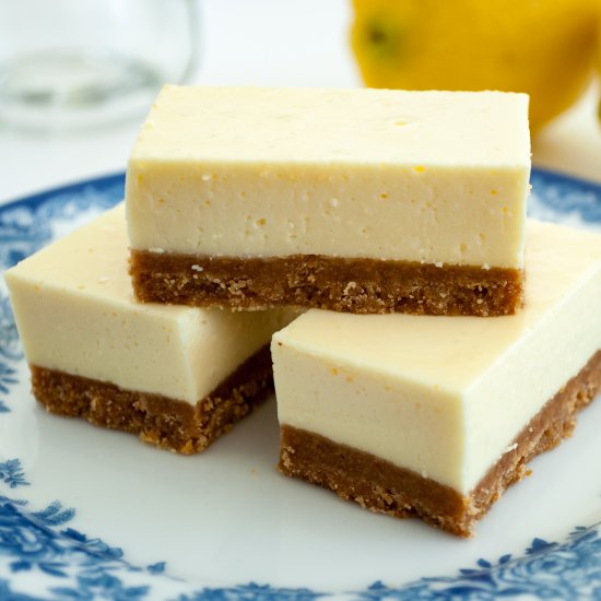 No-Bake Lemon Cheesecake Bars