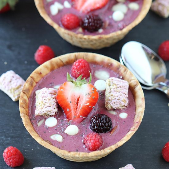 Frosted Berry Acai Smoothie Bowl