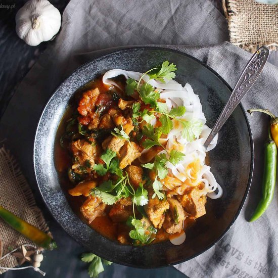 Easy chicken and spinach curry