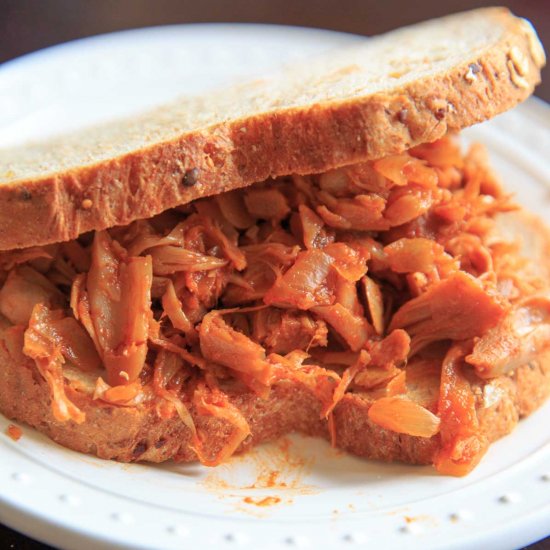 Vegan BBQ Pulled Jackfruit