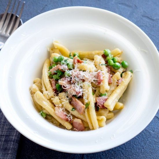 6 Ingredient Bacon and Pea Pasta