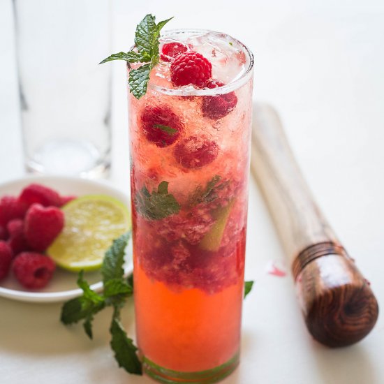 Non Alcoholic Raspberry Mojito