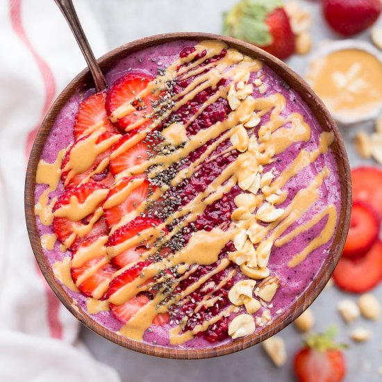 Peanut Butter & Jelly Smoothie Bowl