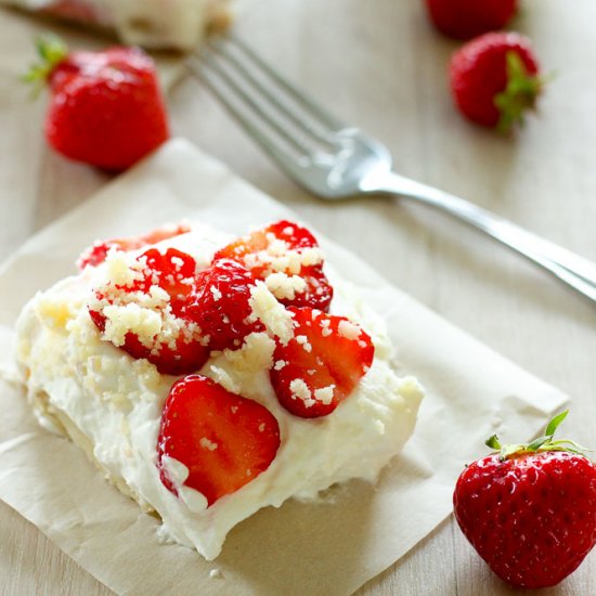 Fresh Strawberry Shortcake Bars